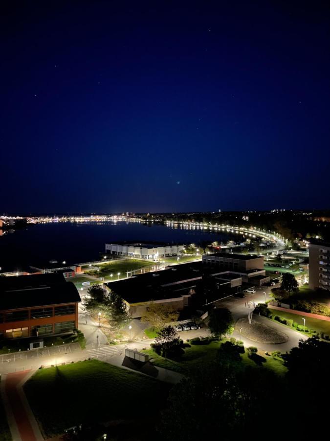 Derzeit Beliebt - Phaenomenaler Ausblick Auf Binnen- Und Ostsee 하일리겐하펜 외부 사진